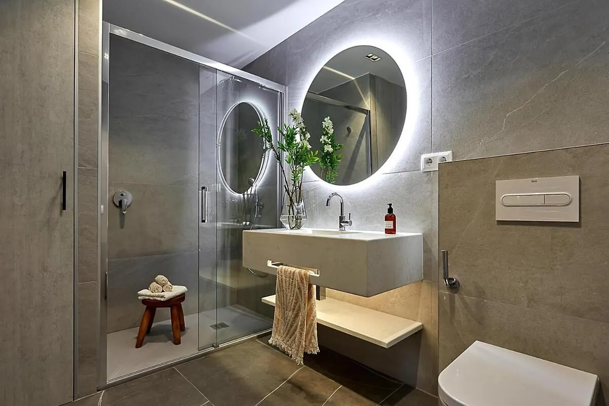 4-Bedrooms Munich Apartment