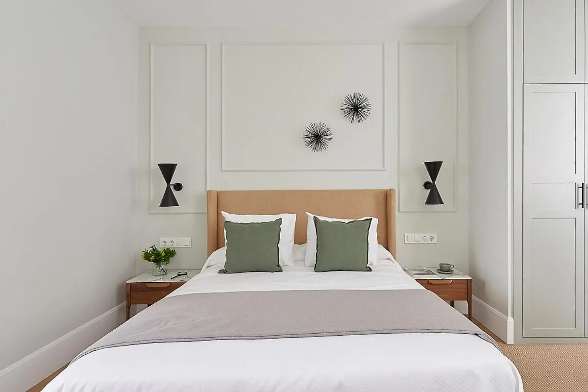 4-Bedrooms Munich Apartment