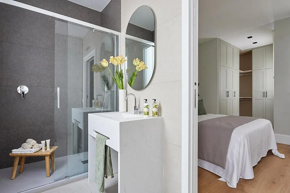 4-Bedrooms Munich Apartment