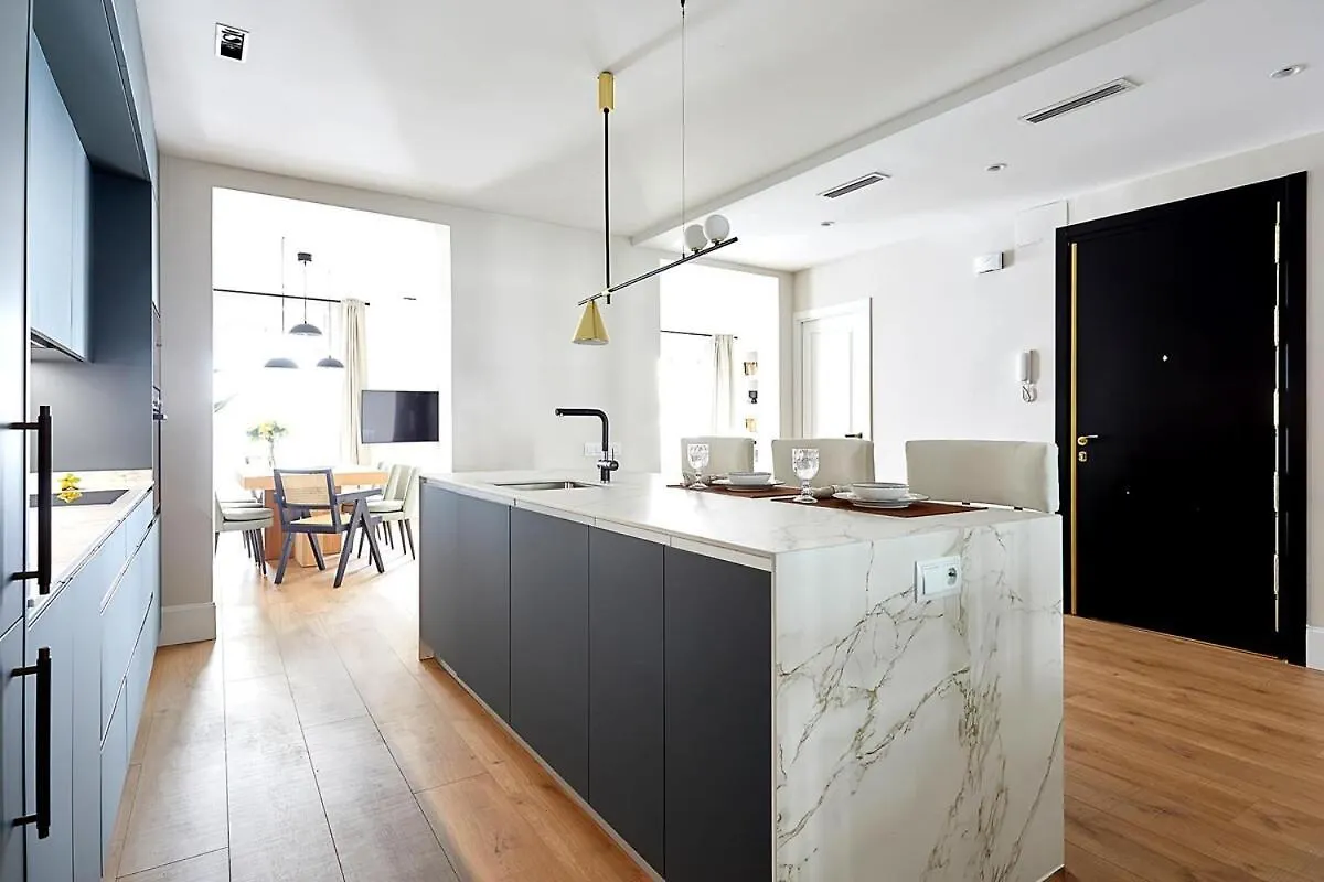 4-Bedrooms Munich Apartment