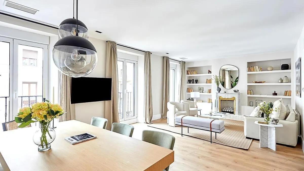 4-Bedrooms Munich Apartment